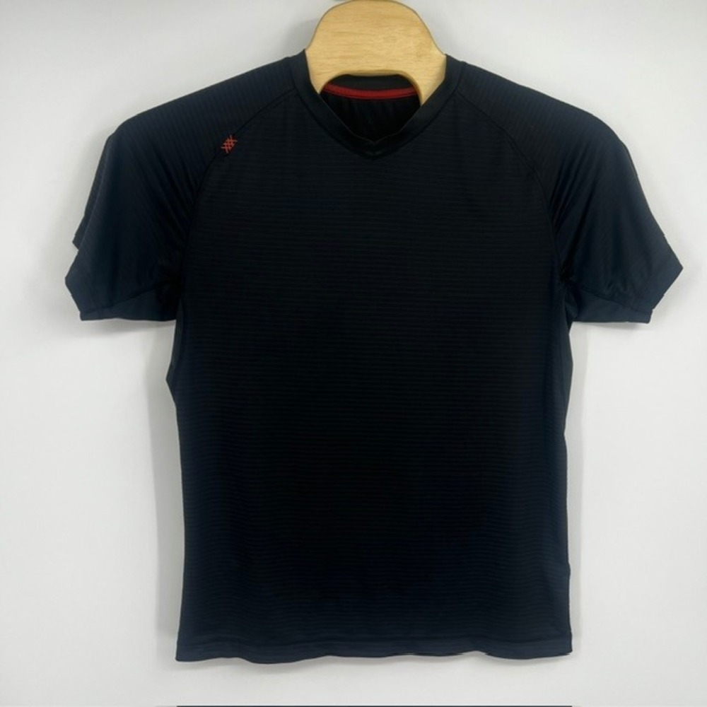Rhone Reign Men's Short Sleeve Training Shirt Black V-Neck Activewear Size Large